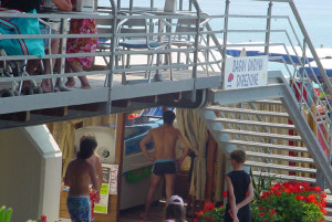 Accesso alla spiaggia di Finale Ligure